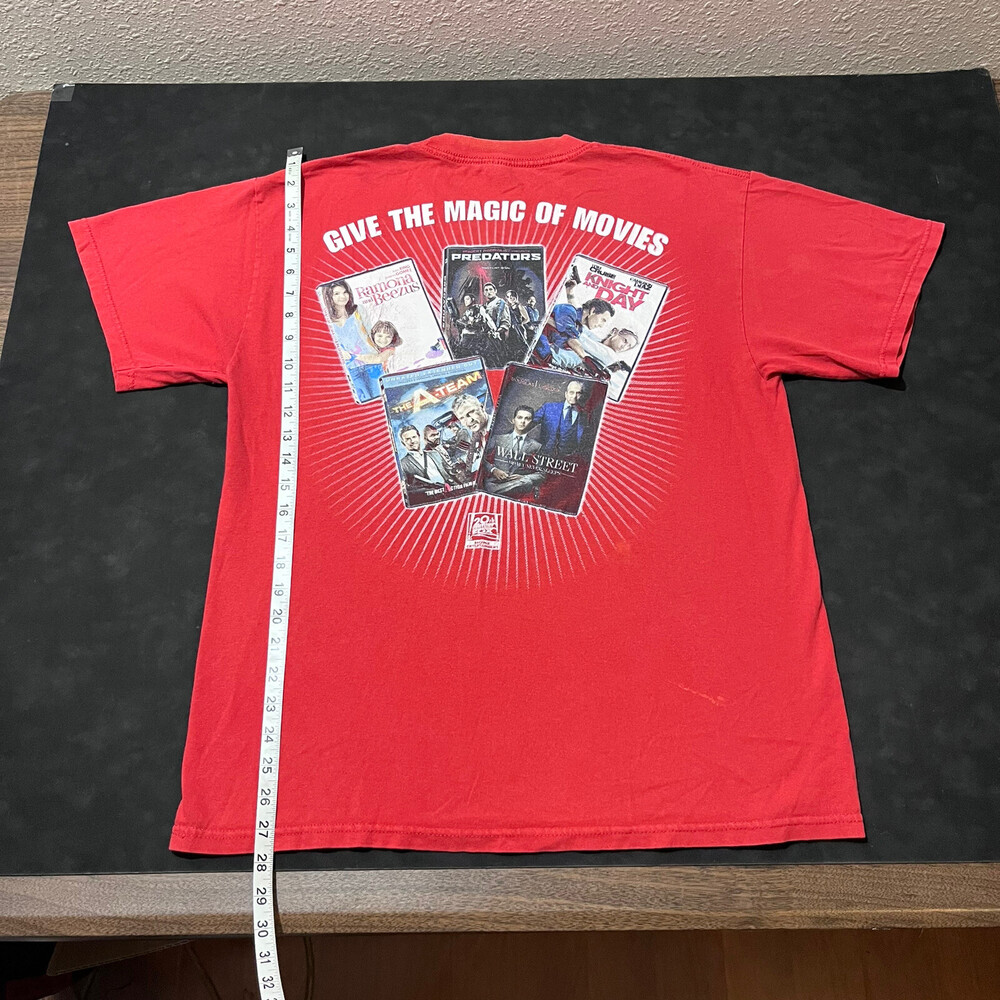 Vintage Movie Shirt Selena Gomez Fox Mr. T A-Team Predator Alien Wallstreet Y2k
